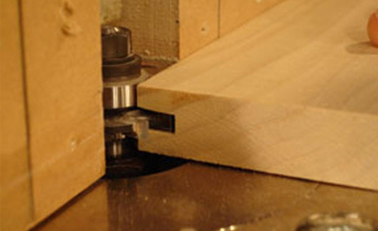 cutting with router bit