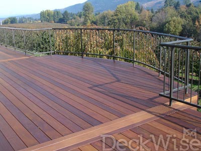 outdoor deck made of cumaru